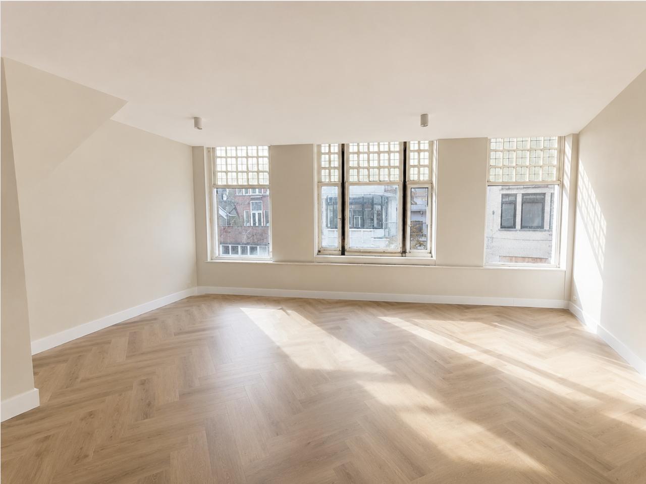 Renovated 90 m² apartment in central Bussum - Image 2