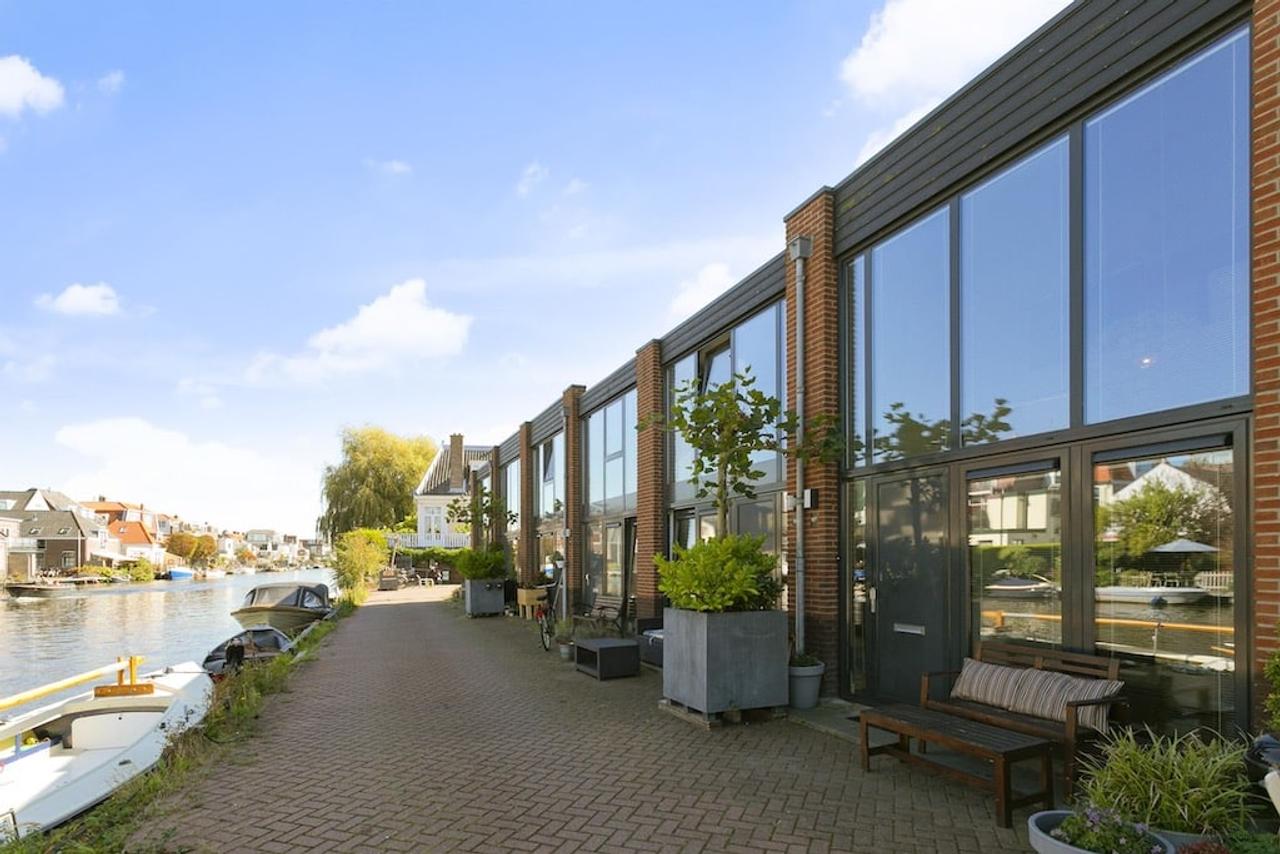 Gemeubileerd 67m² huis aan de Oude Rijn - Afbeelding 1