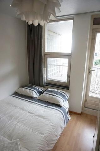 Bright 70 m² apartment with terrace on Groenmarktkade - Image 5