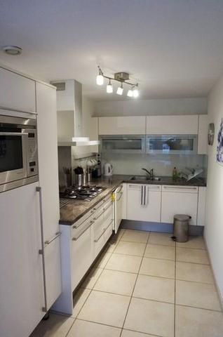 Bright 70 m² apartment with terrace on Groenmarktkade - Image 13