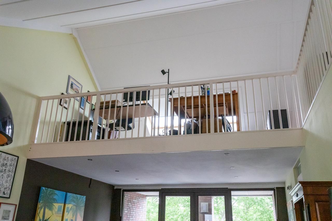 Furnished 165m² apartment with garage in Nootdorp - Image 25