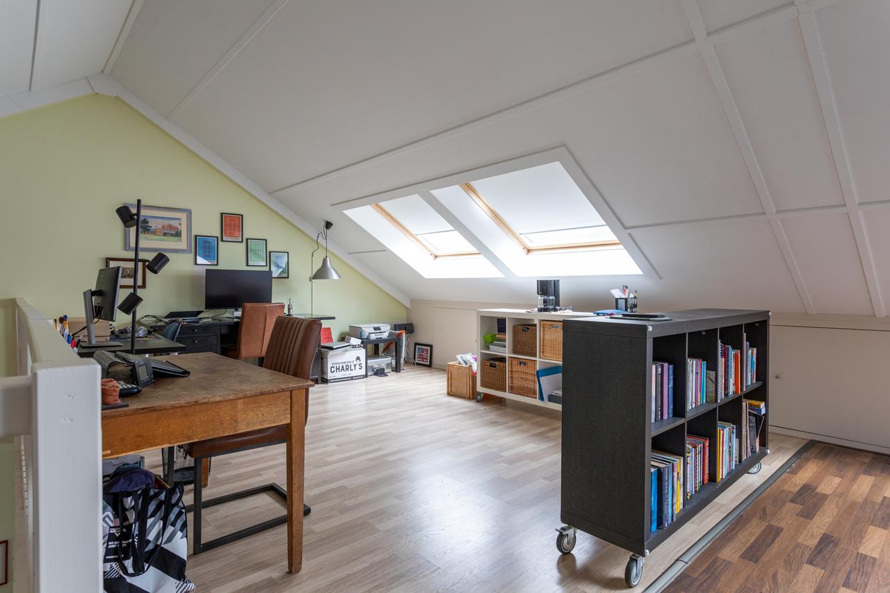 Furnished 165m² apartment with garage in Nootdorp - Image 28