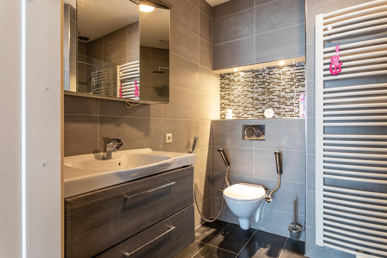 Furnished 165m² apartment with garage in Nootdorp - Image 37