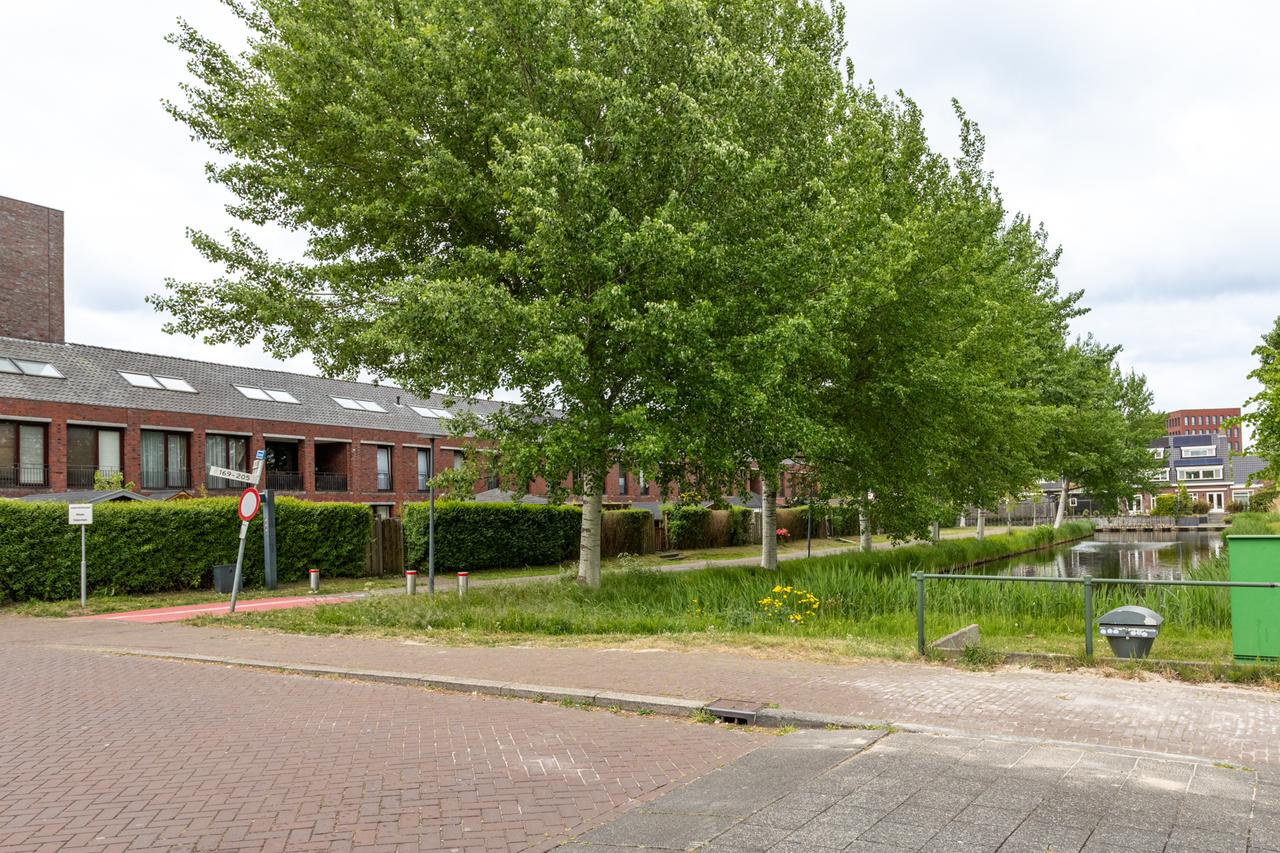 Furnished 165m² apartment with garage in Nootdorp - Image 53
