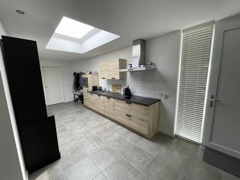 Furnished 86 m² Apartment with Terrace - Image 5