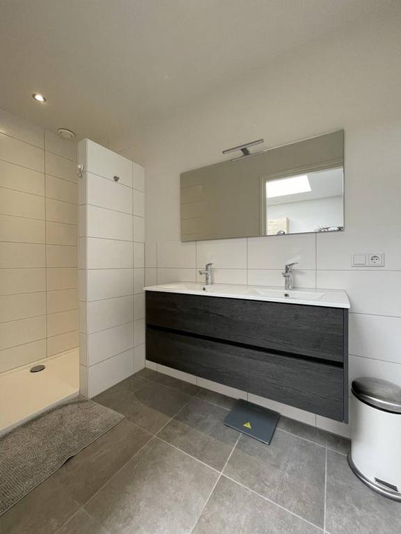 Furnished 86 m² Apartment with Terrace - Image 7