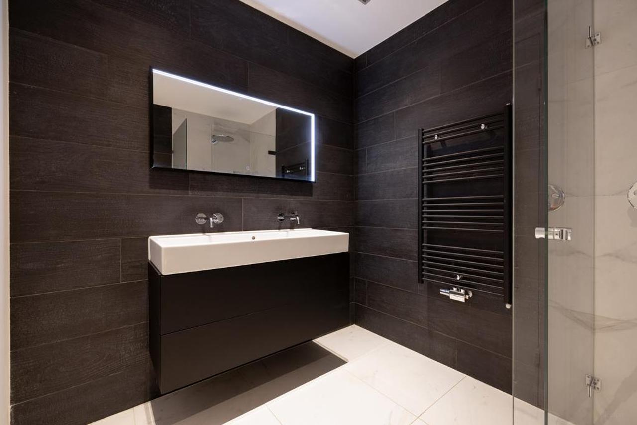 220 m² Living Space with City Garden in Oud-Zuid - Image 15