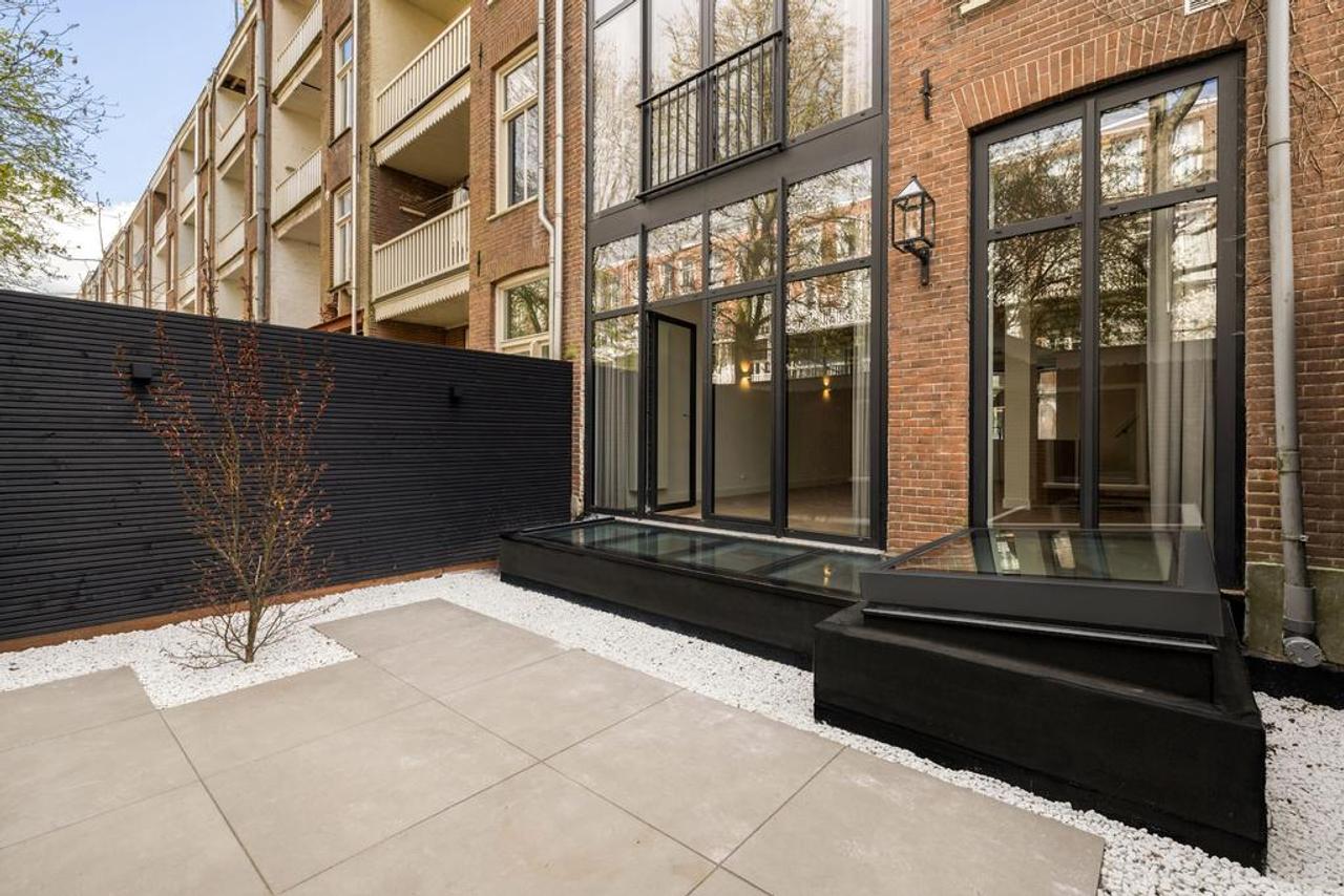 220 m² Living Space with City Garden in Oud-Zuid - Image 29