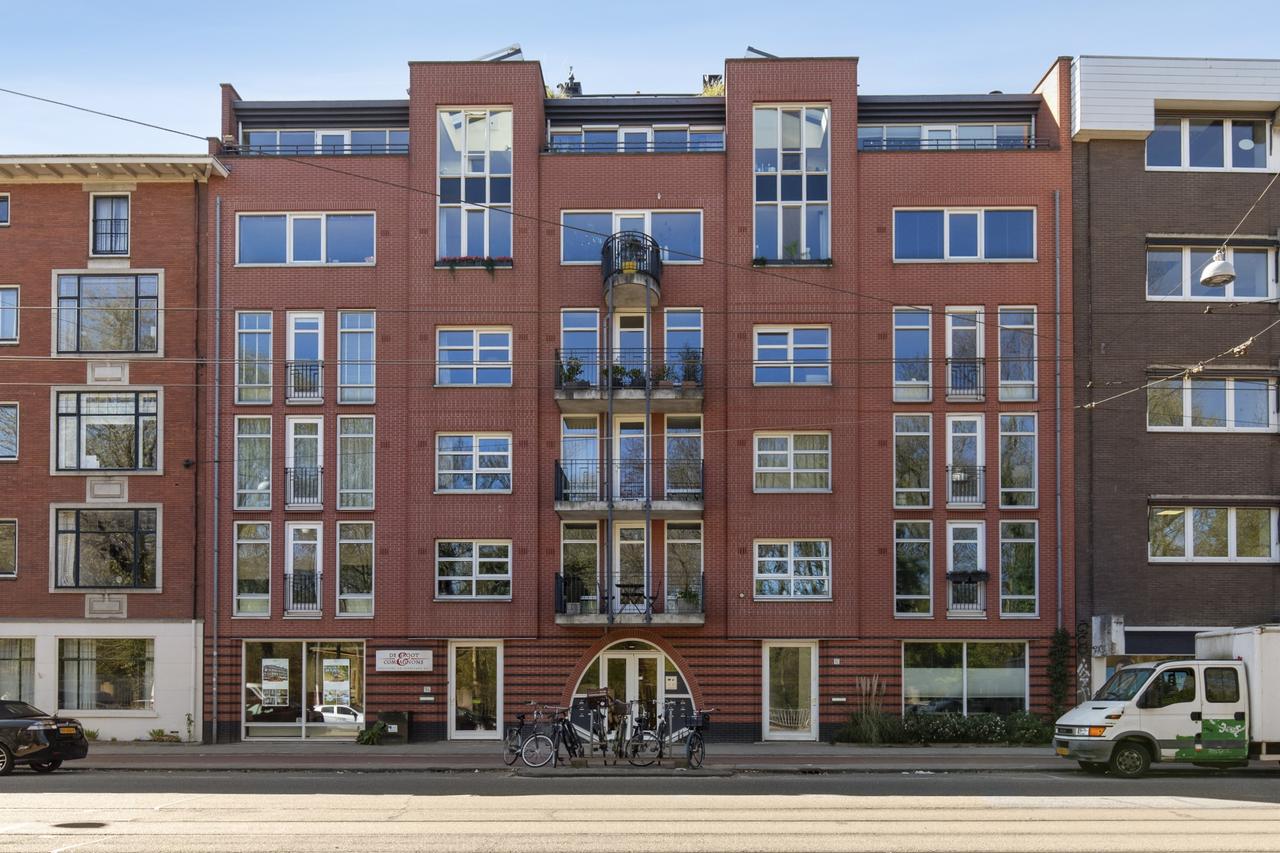 220 m² Living Space with City Garden in Oud-Zuid - Image 30