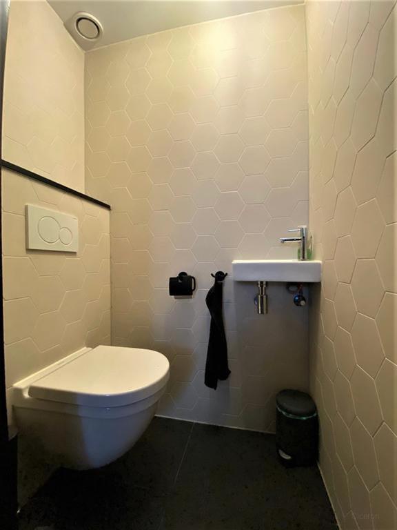 Gemeubileerd 75m² appartement met vide - Afbeelding 12
