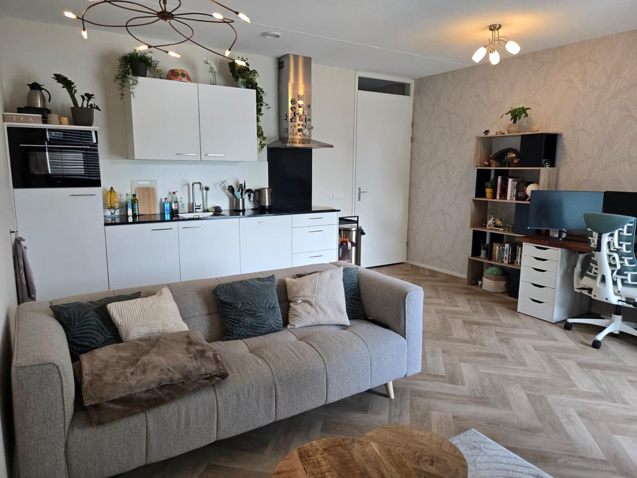 Modern apartment in central Deurne - Image 1