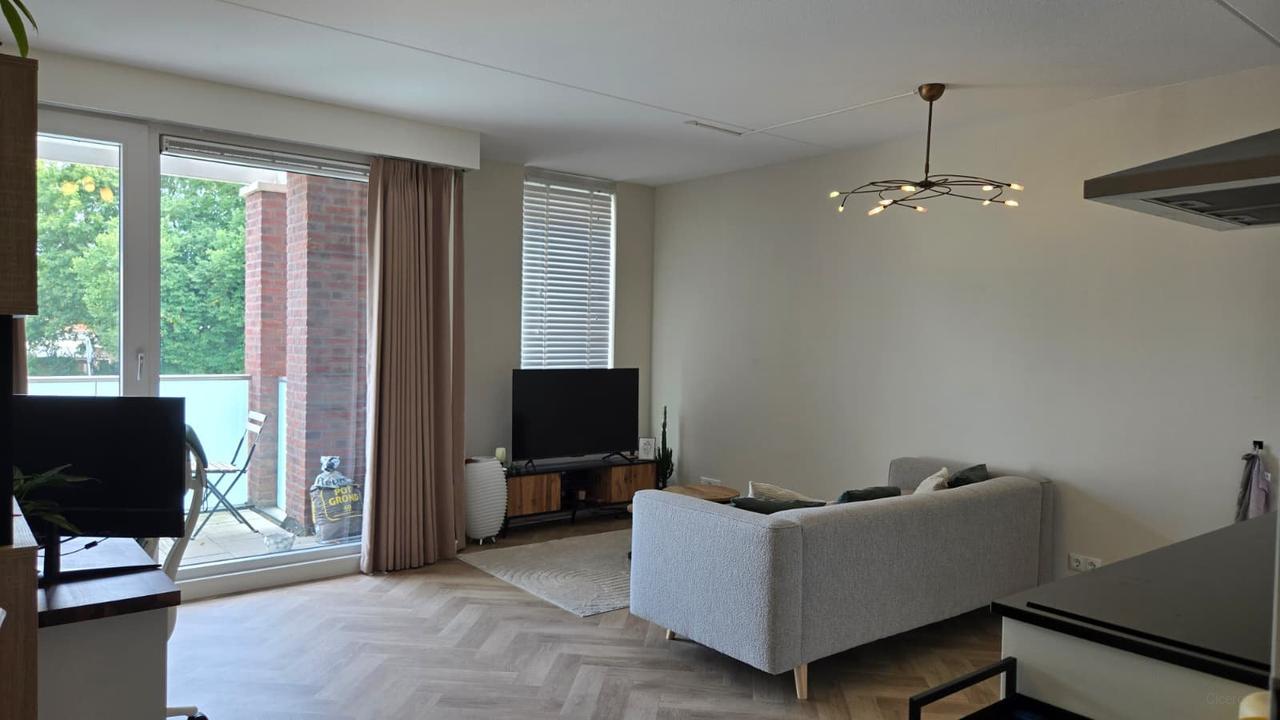 Modern apartment in central Deurne - Image 2