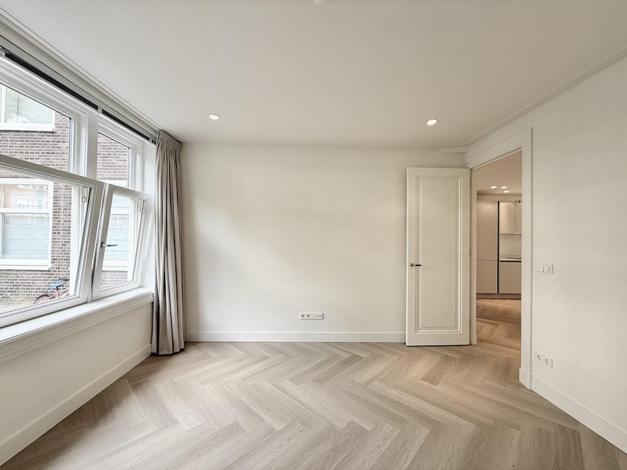 Grote privétuin en werkkamer in Amsterdam - Afbeelding 10