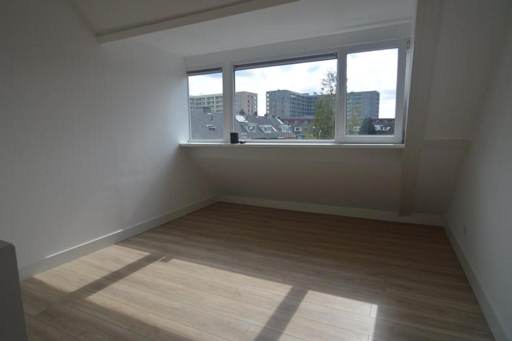 Licht appartement van 35m² in de Belcrum - Afbeelding 1