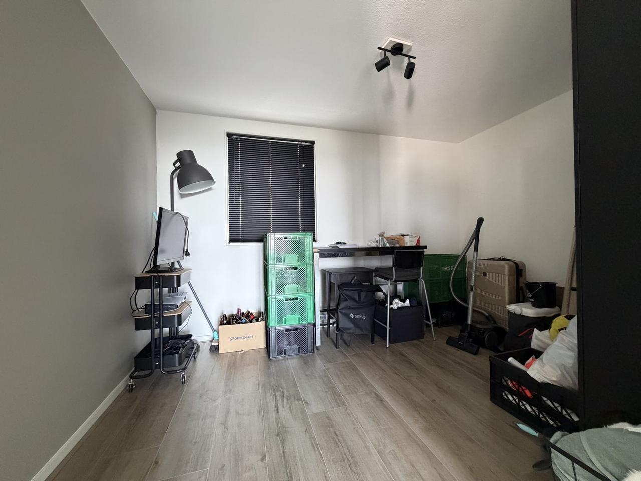 Licht 4-kamer appartement met balkon in Emmeloord - Afbeelding 9