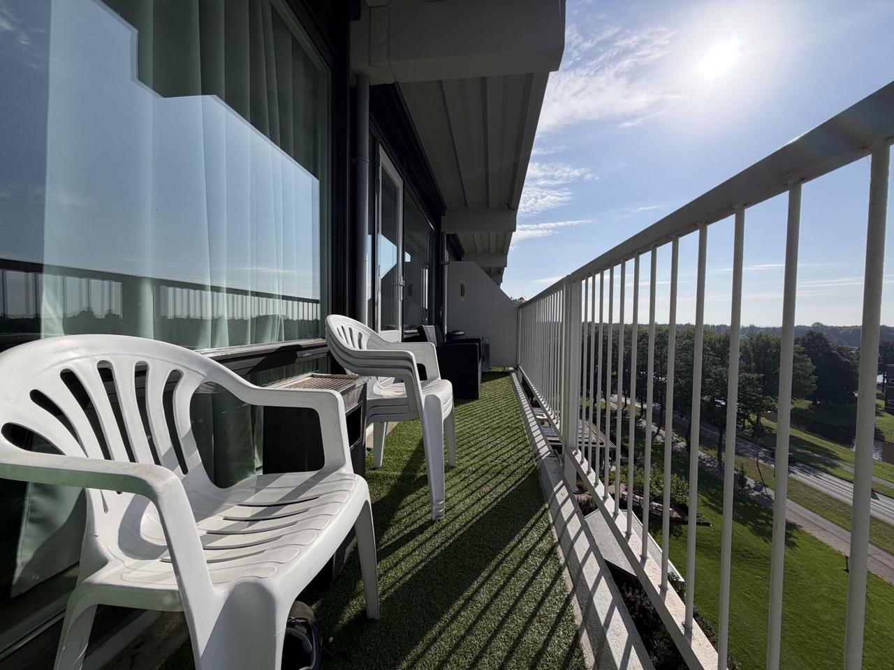 Licht 4-kamer appartement met balkon in Emmeloord - Afbeelding 12