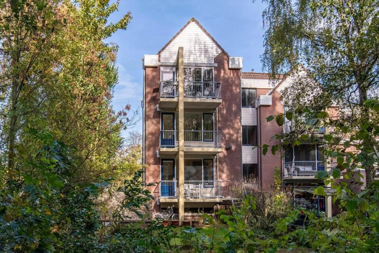 53m² appartement met tuin en parkeerplaats in Veenendaal - Afbeelding 1