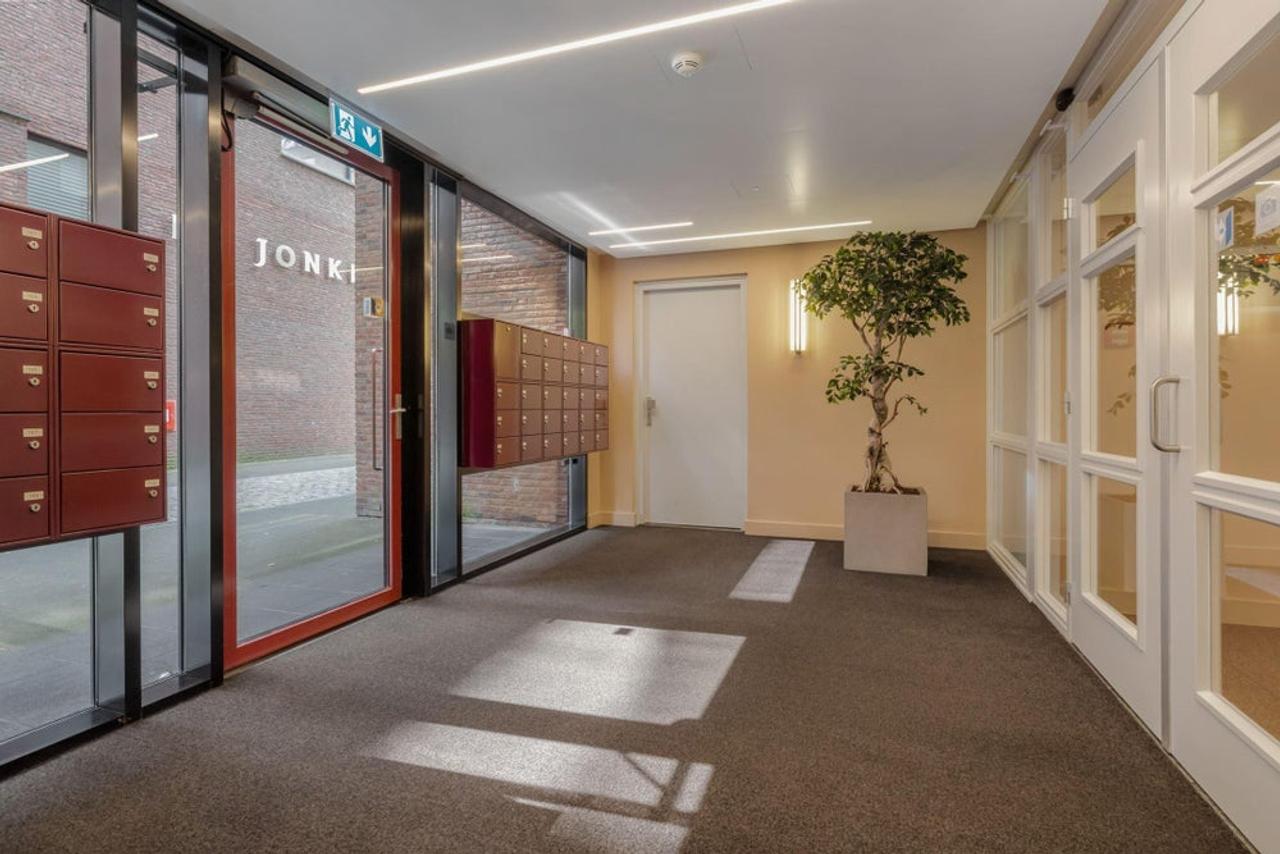 Furnished 100 m² apartment in central Eindhoven - Image 3