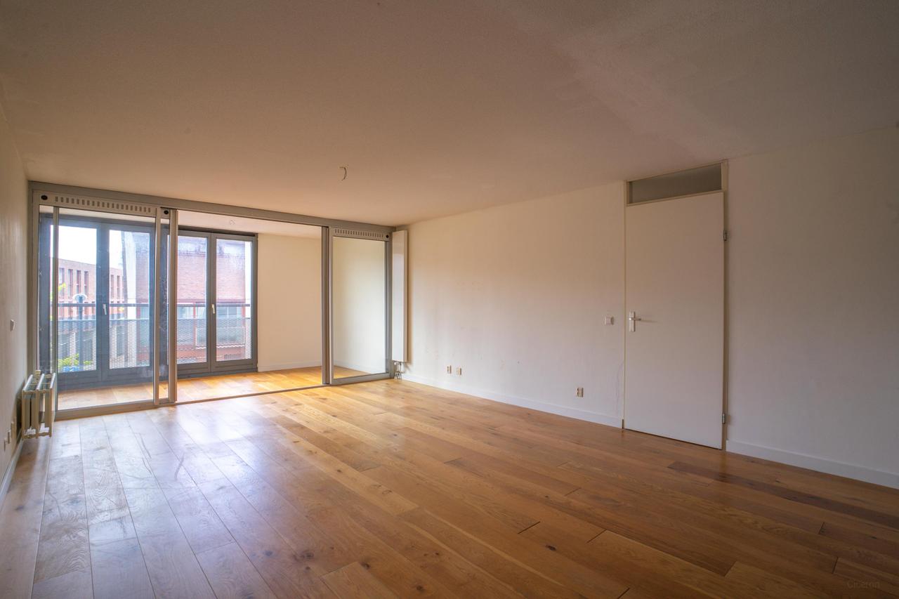 Modern 81 m² Apartment in Eastern Docklands - Image 3