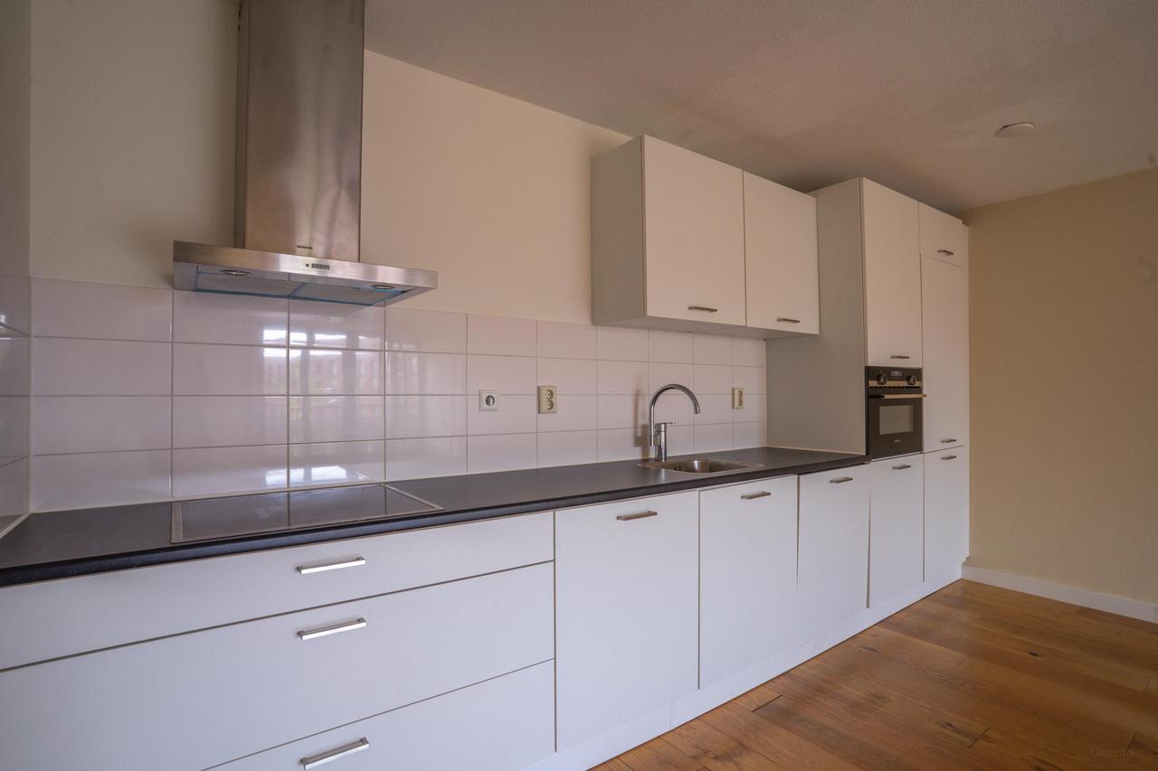 Modern 81 m² Apartment in Eastern Docklands - Image 5