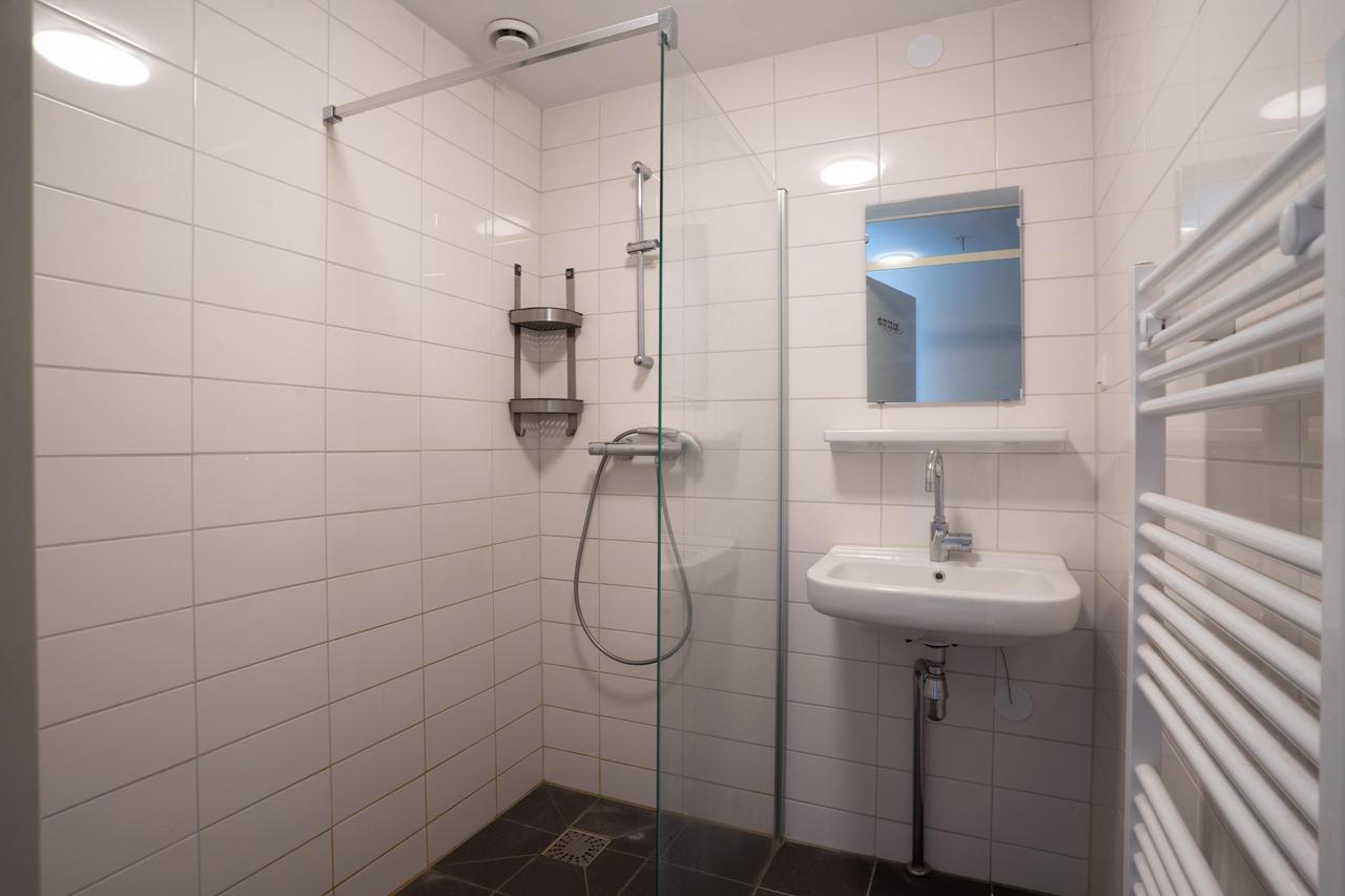 Modern 81 m² Apartment in Eastern Docklands - Image 12