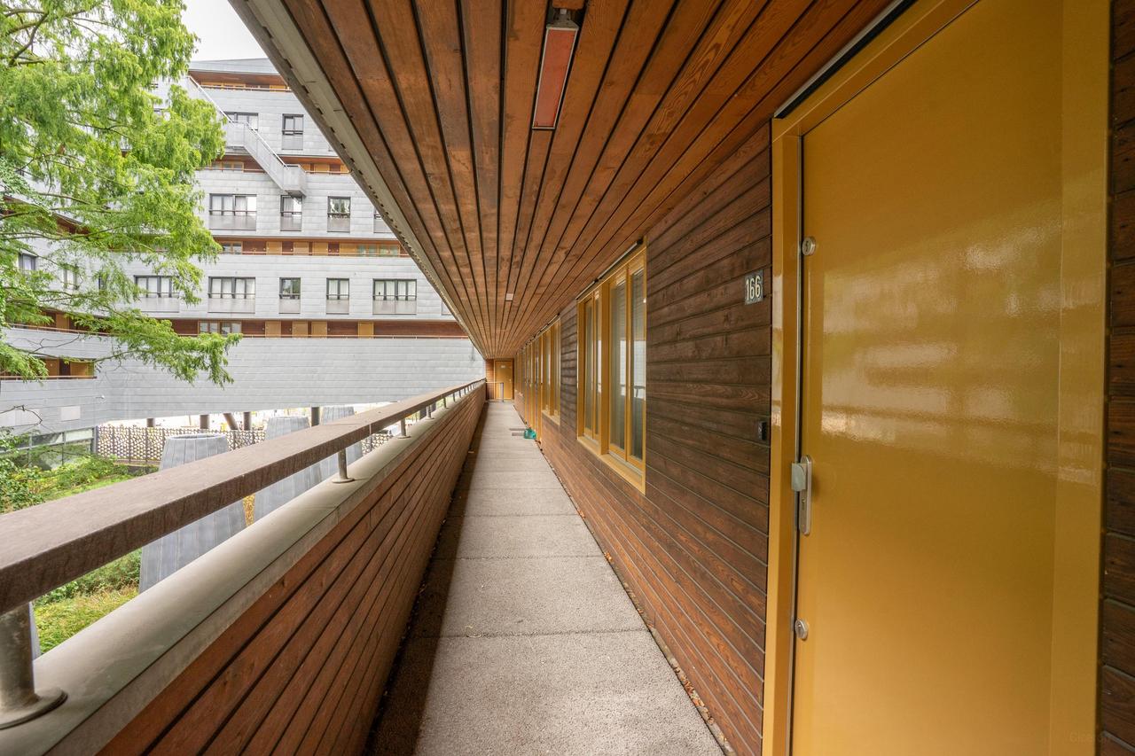 Modern 81 m² Apartment in Eastern Docklands - Image 16