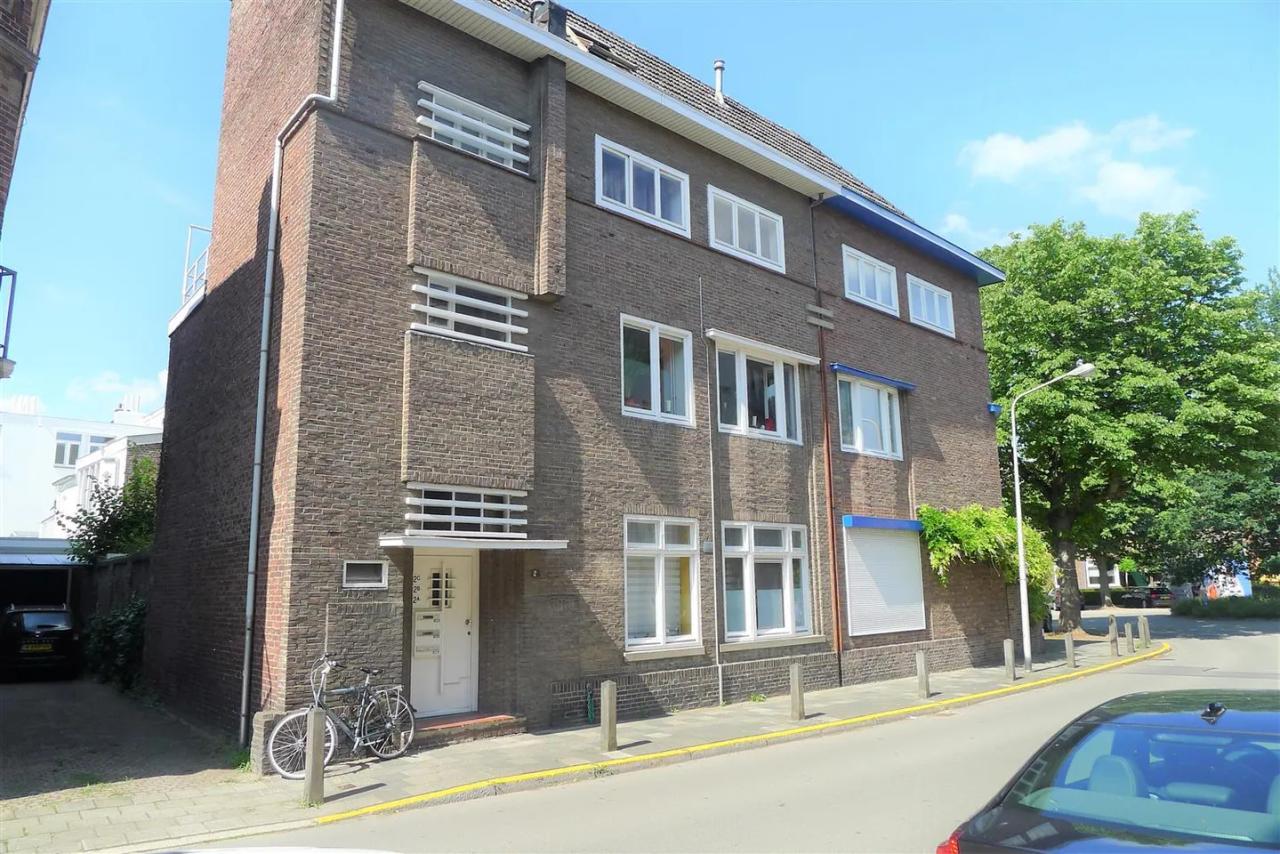 Gestoffeerd appartement met tuin in Villapark - Afbeelding 1
