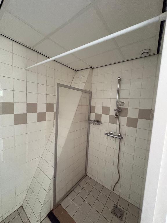 30 m² antikraakruimte met eigen sanitair - Afbeelding 4