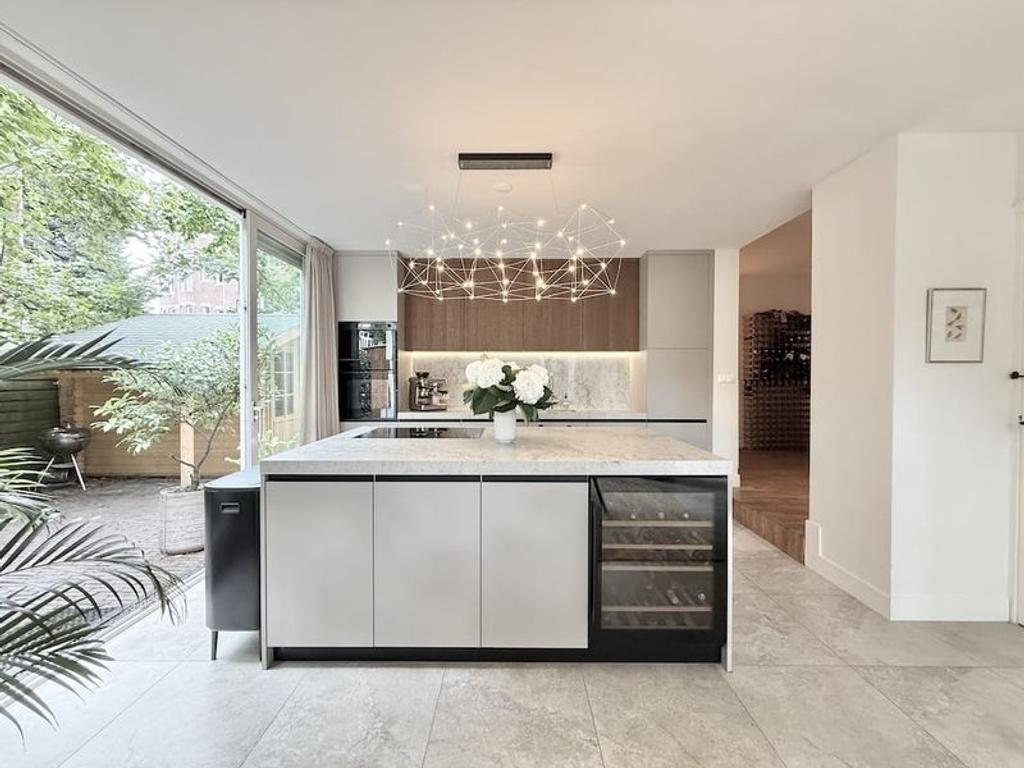 150 m² home with garden in Amsterdam-West - Image 2