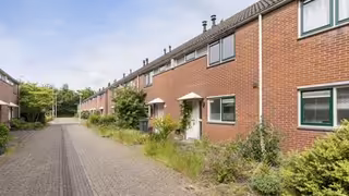 Woning van 91 m² met tuin in Holendrecht