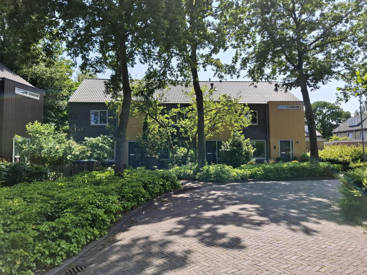 95 m² met vier slaapkamers en eigen tuin - Afbeelding 1