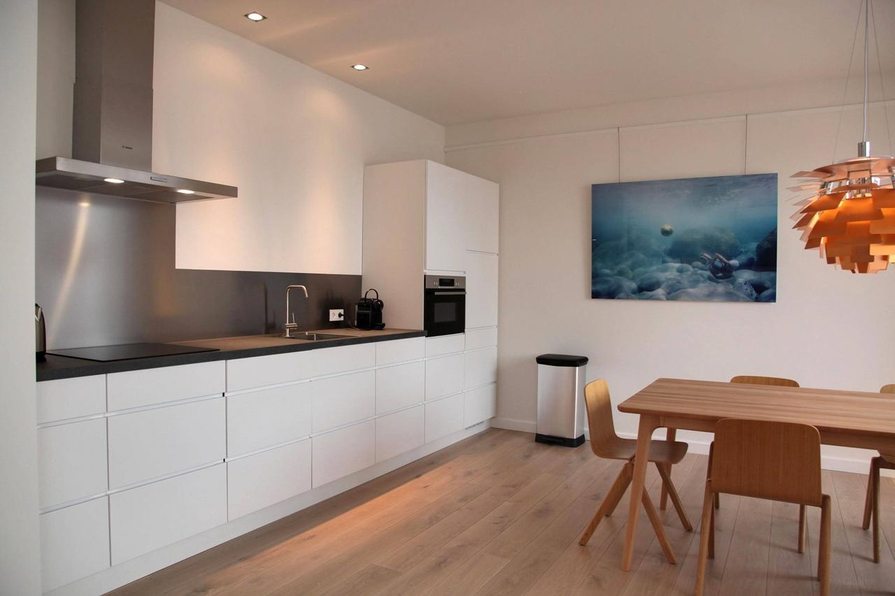 Furnished 102 m² Apartment Overlooking the Amstel - Image 1