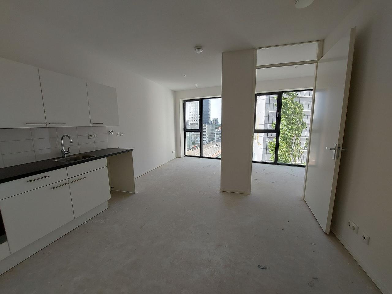 Bright 2-Room Apartment in The Hague - Image 2