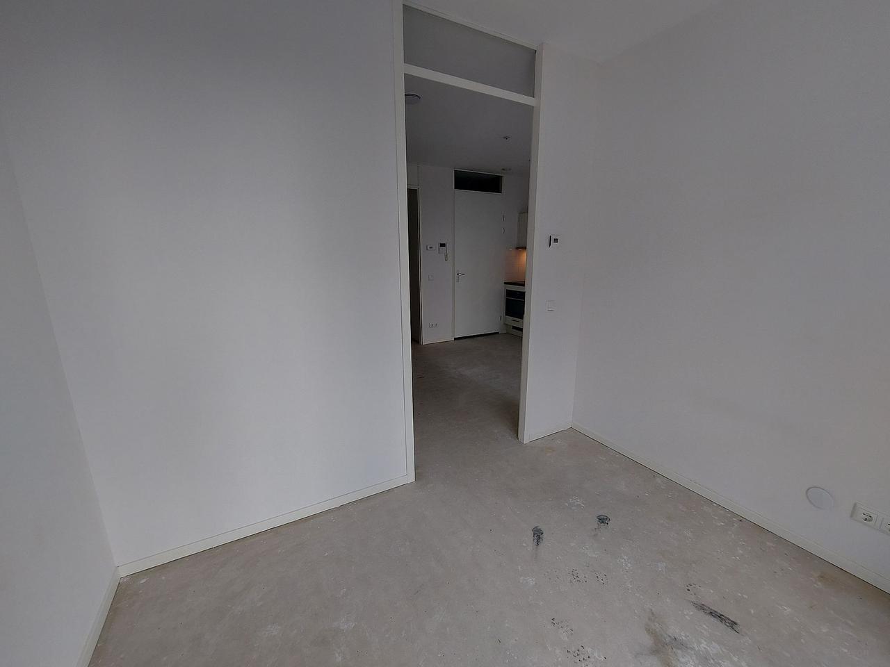 Bright 2-Room Apartment in The Hague - Image 8