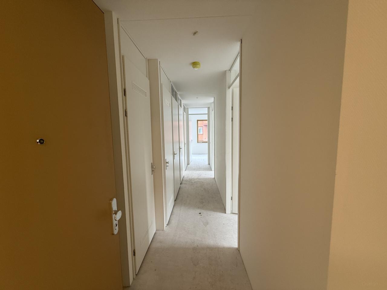 Licht 3-kamerappartement in Sloterdijk - Afbeelding 9