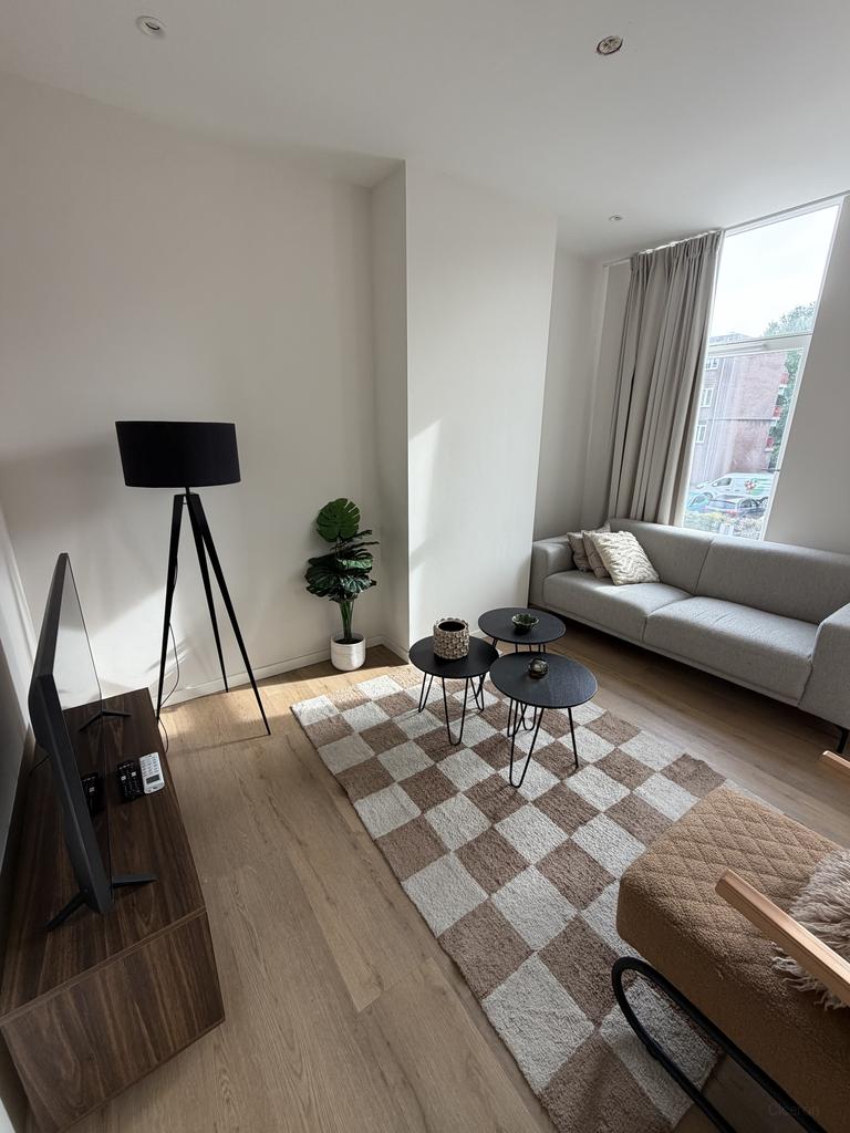 Licht gemeubileerd appartement in Crooswijk - Afbeelding 2