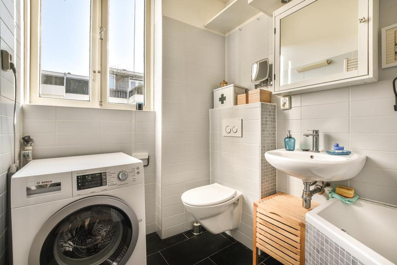 Furnished apartment in Staatsliedenbuurt - Image 14