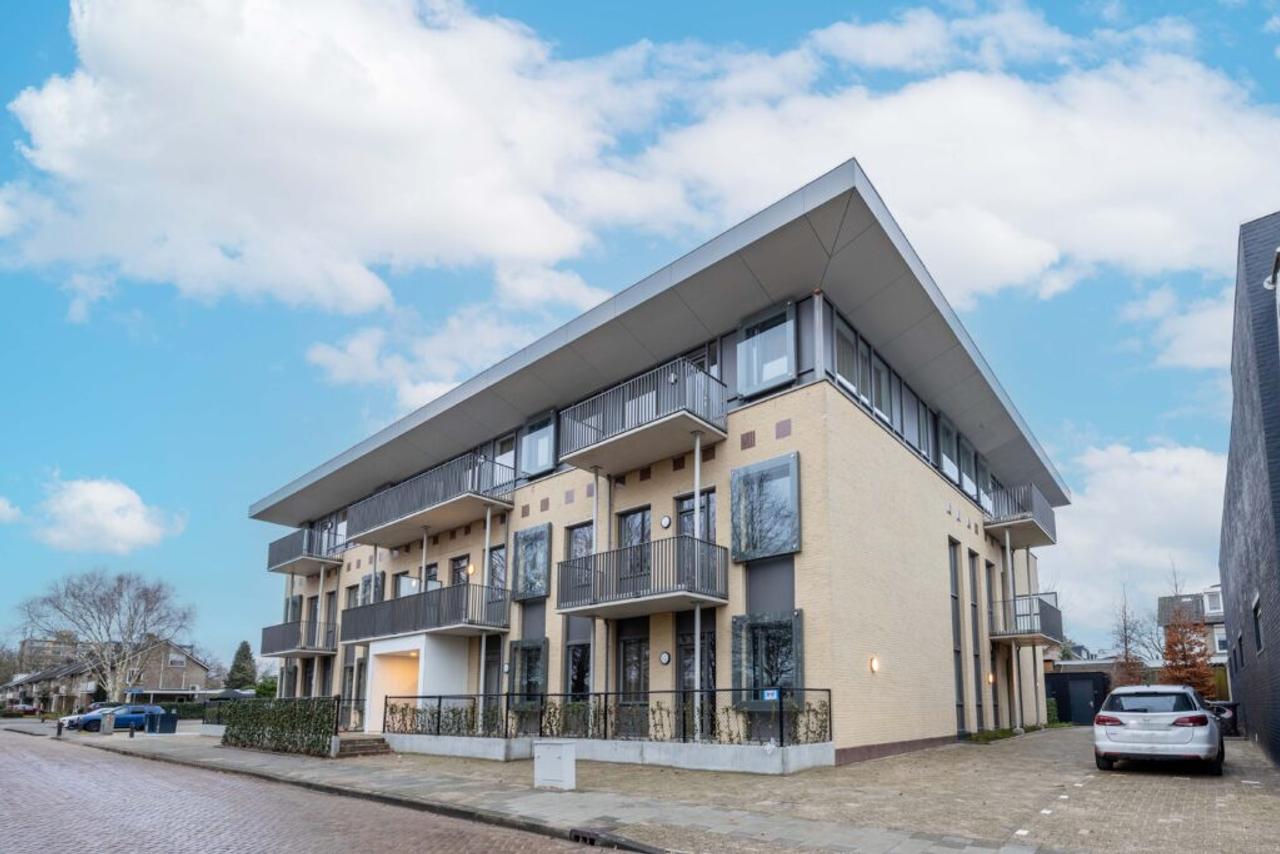 Energy-efficient 60 m² studio in Best - Image 1