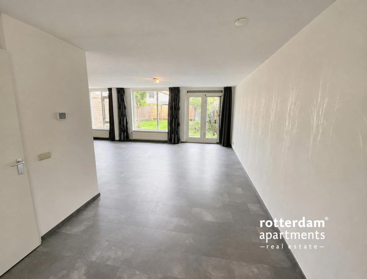 144 m² huis met tuin, garage en oprit - Afbeelding 3