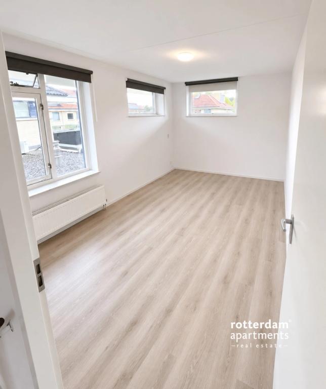 144 m² huis met tuin, garage en oprit - Afbeelding 9