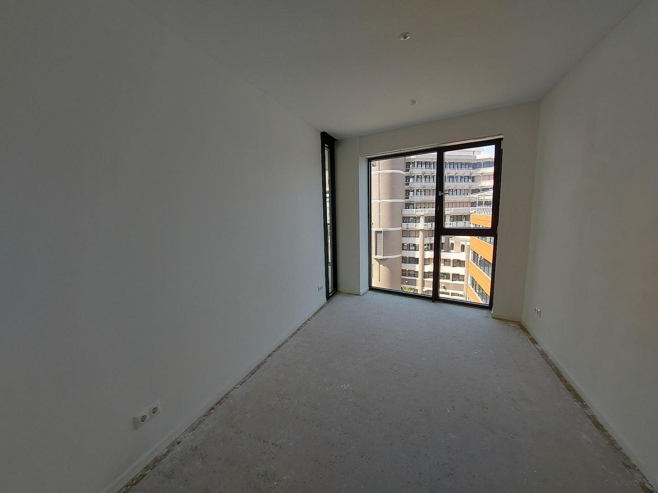 78 m² apartment with skyline views - Image 7