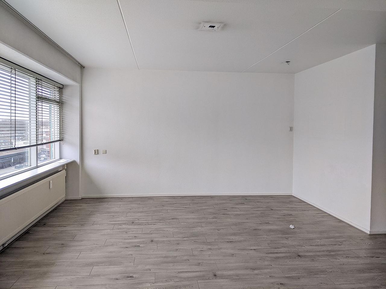 80 m² appartement met balkon in Tilburg - Afbeelding 3