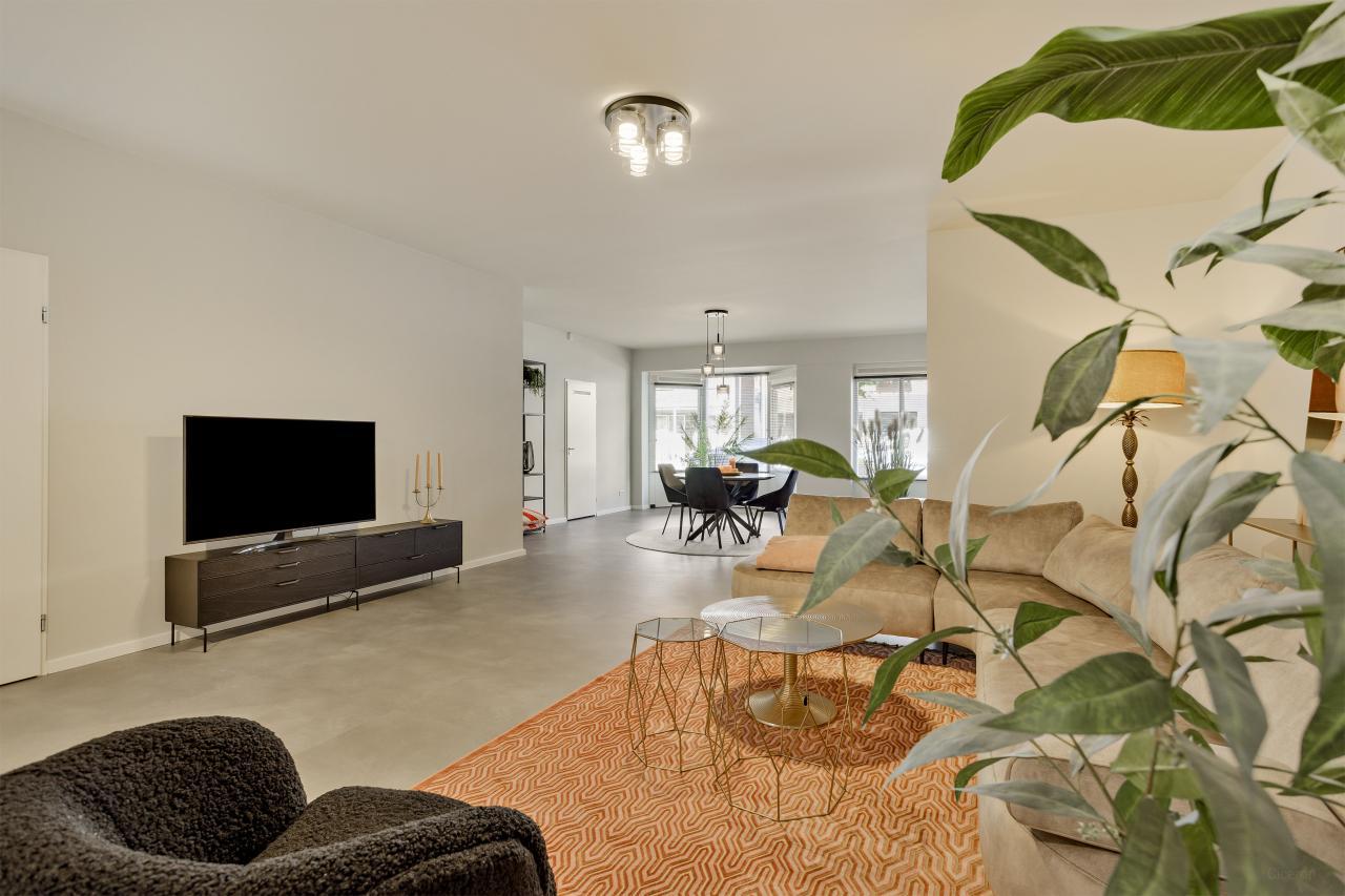 174 m² Furnished Apartment with Garden - Image 2