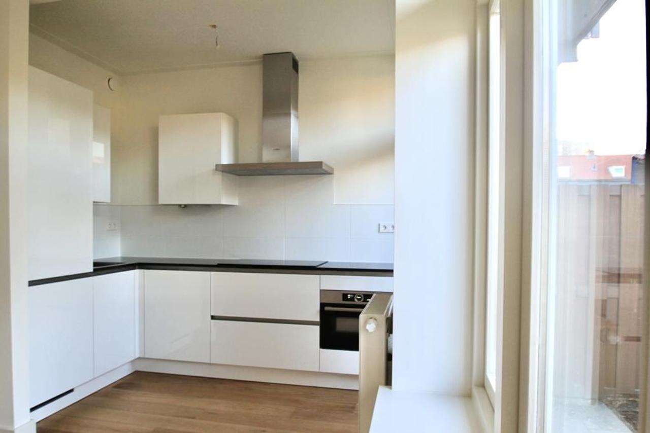 4 slaapkamers met tuin in Haarlem - Afbeelding 2
