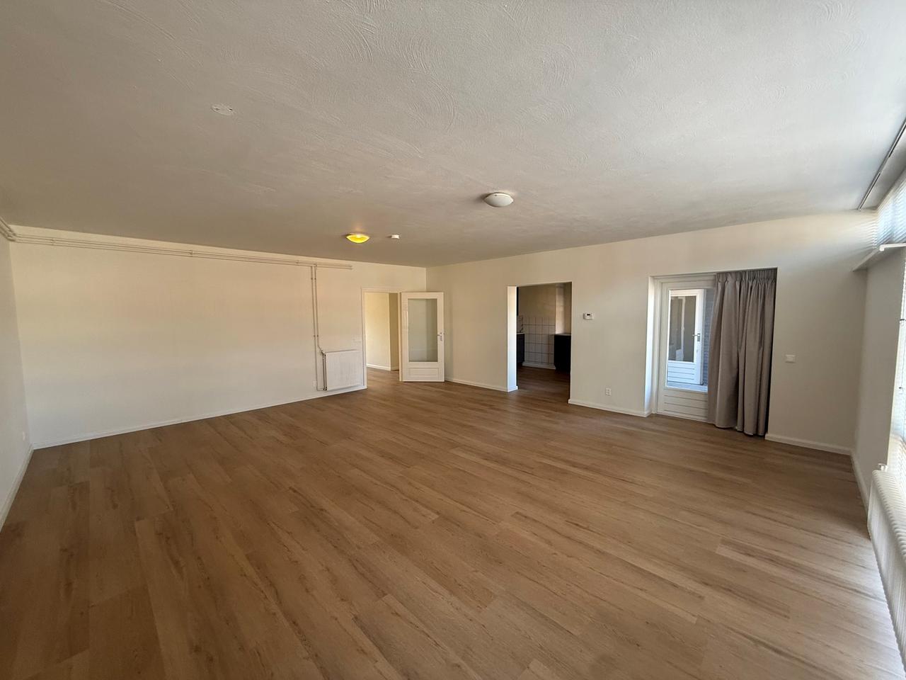 Renovated Apartment in Schouwbroek - Image 4