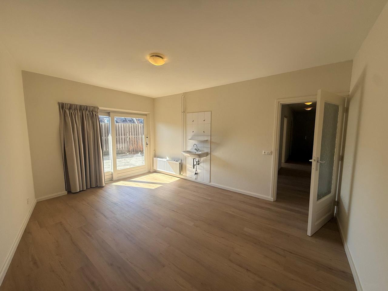 Renovated Apartment in Schouwbroek - Image 9