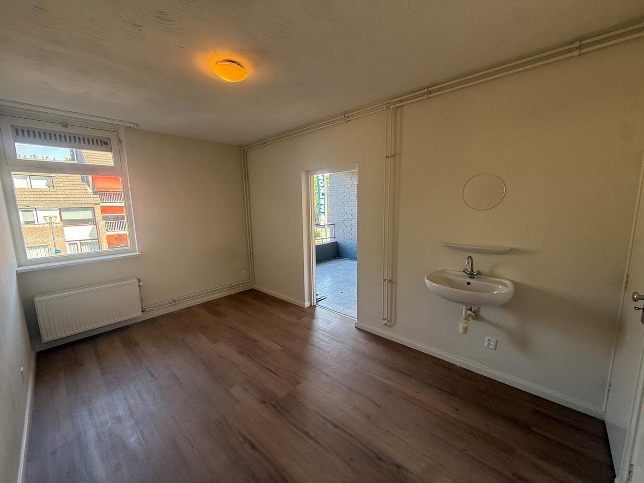 Renovated Apartment in Schouwbroek - Image 13