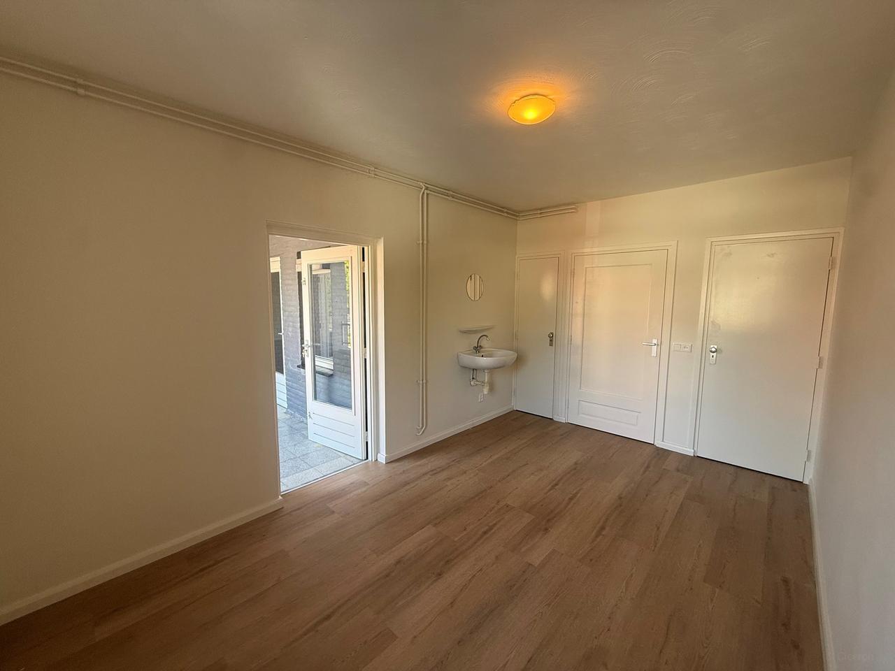 Renovated Apartment in Schouwbroek - Image 14