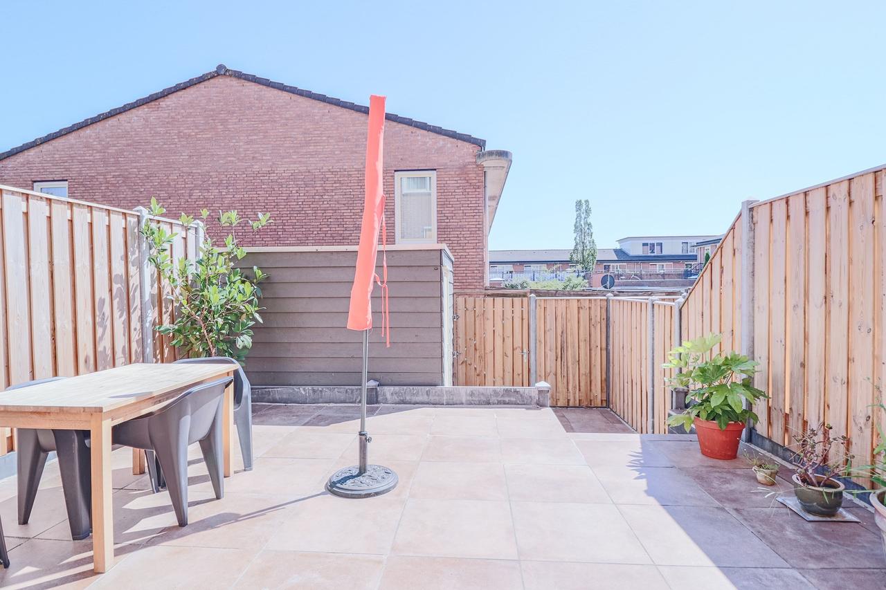 Furnished 3-Bedroom Apartment with Garden - Image 3