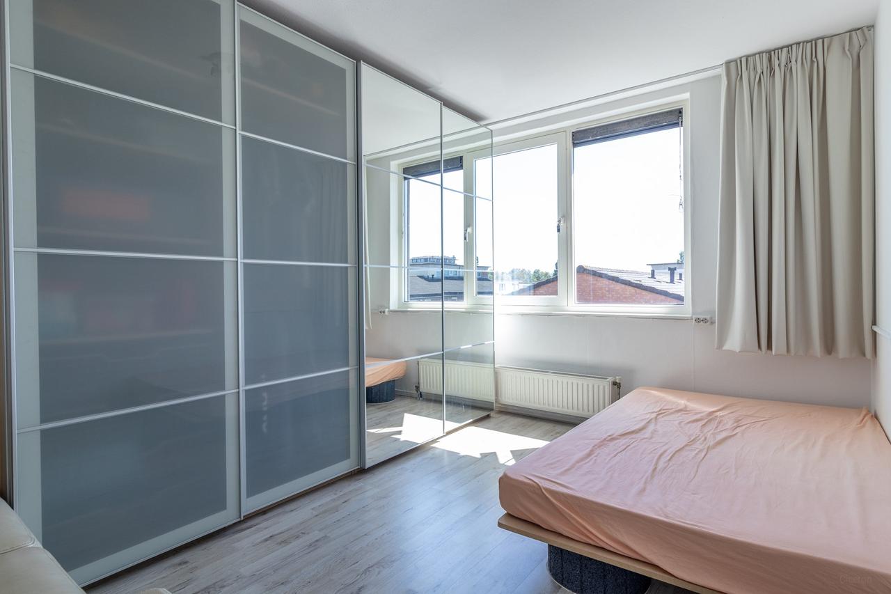 Furnished 3-Bedroom Apartment with Garden - Image 18
